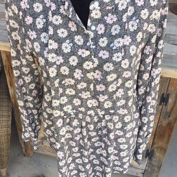 LOFT Tops - LOFT blouse S